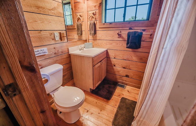 J Willy's Refuge 2 Bedroom Cabin by RedAwning - Foto 27