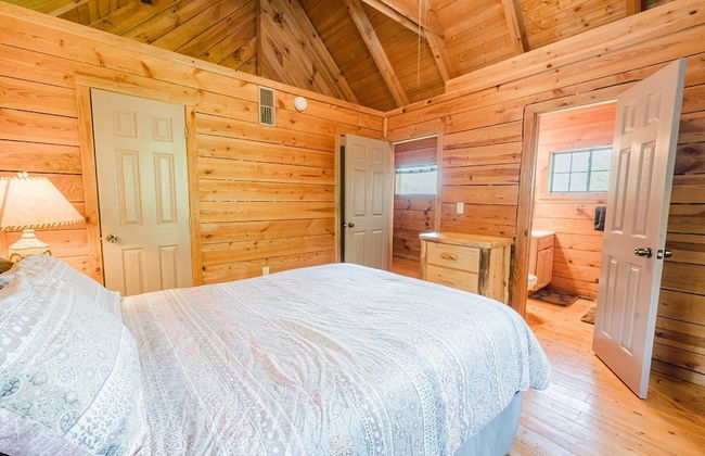 J Willy's Refuge 2 Bedroom Cabin by RedAwning - Foto 9