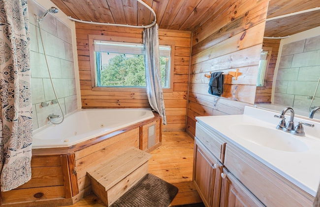J Willy's Refuge 2 Bedroom Cabin by RedAwning - Foto 22