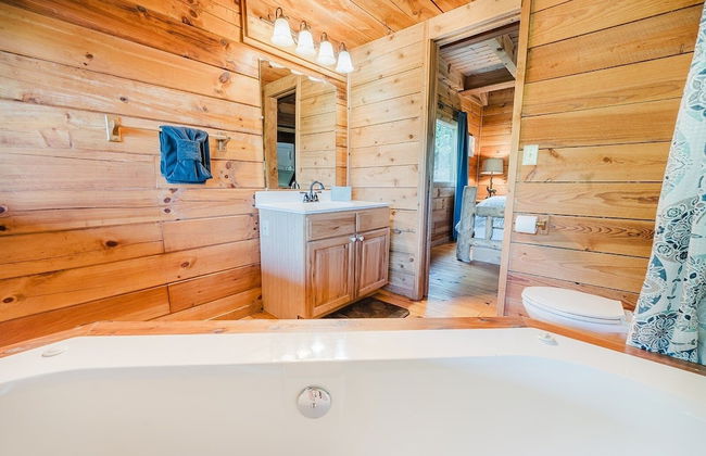 J Willy's Refuge 2 Bedroom Cabin by RedAwning - Foto 24