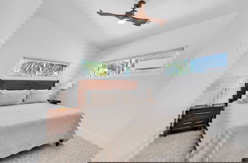 Foto 6 - The Palm Leaf 3 Bedroom Home by RedAwning