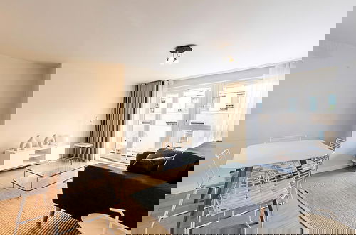 Foto 7 - Sunny Belgravia Apartment With a Balcony
