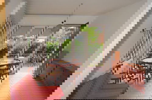 Foto 1 - Nice Apartment With Private Garden and Parking