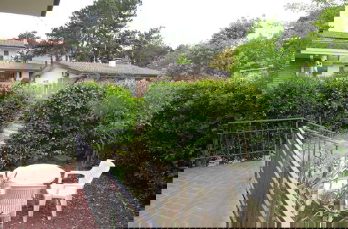 Foto 17 - Nice Apartment With Private Garden and Parking