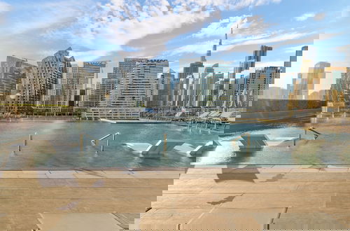 Foto 27 - Waves - City Serenity: Luxe Living at 15 Northside Tower 2