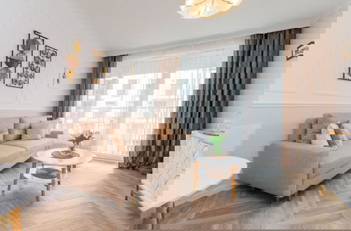 Foto 2 - Golden Azzure by Grand Apartments