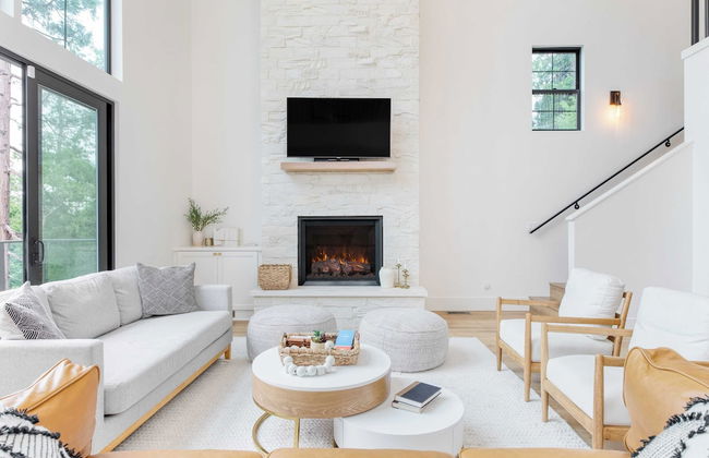 Luxury Retreat, 5mins to the Lake Game Room + Fire Pit Howlite by Avantstay - Foto 9