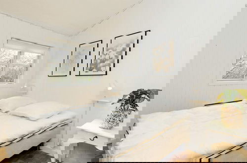 Photo 5 - 4 Star Holiday Home in Vaeggerlose