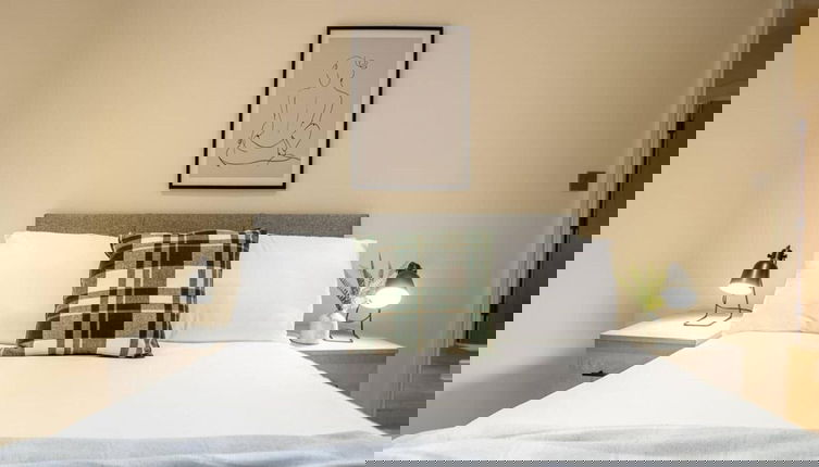 Foto 1 - Contemporary One Bedroom Flat by Sojo Stay
