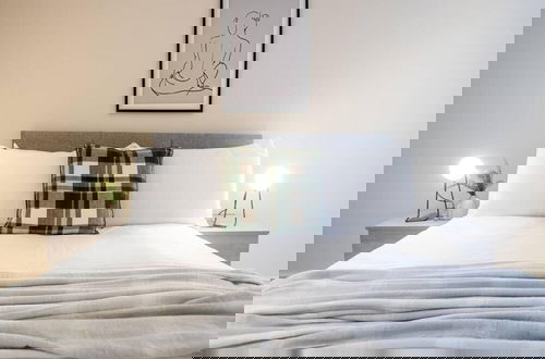 Foto 4 - Contemporary One Bedroom Flat by Sojo Stay