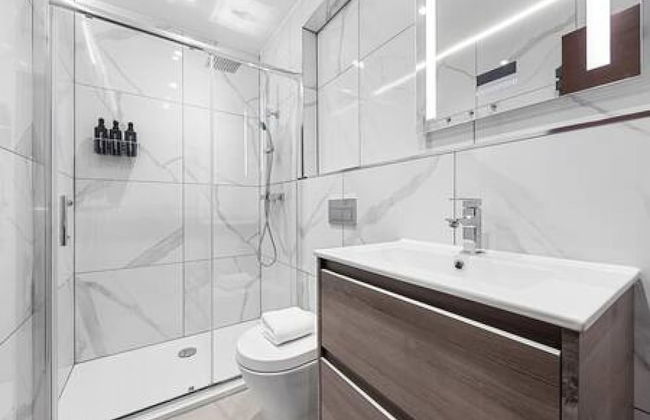 Luxury Spacious 2 Person Suite in North London - Foto 10