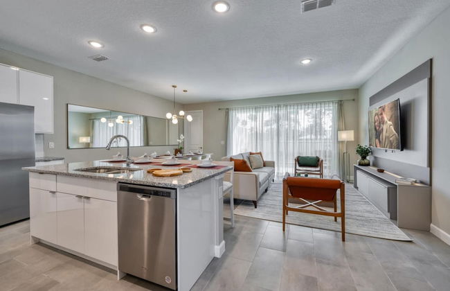 Stylish 4 Bedroom Home 10 min From Disney - Foto 1