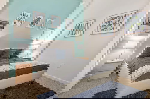 Foto 4 - ASK FOR Discount-hip Vibrant 2BR Parking Wifi