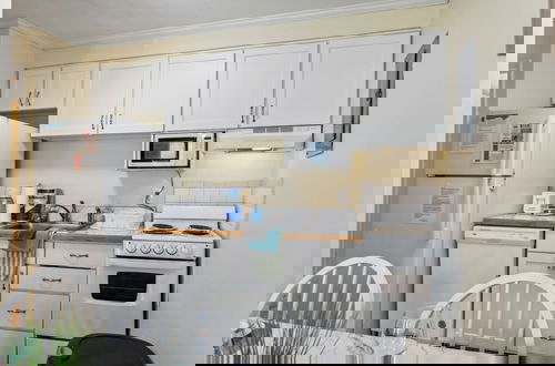 Photo 32 - Beautiful Sea Gem - Condo 1 4 mi From Beach w Pool
