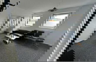 Foto 1 - Airport Apartment