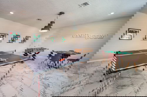 Photo 11 - Chic Luxury Decor Prime Location Game Room Bliss