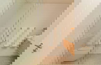Foto 3 - Modern Sea Point Apartment w Sea Views Alpha Sunsets