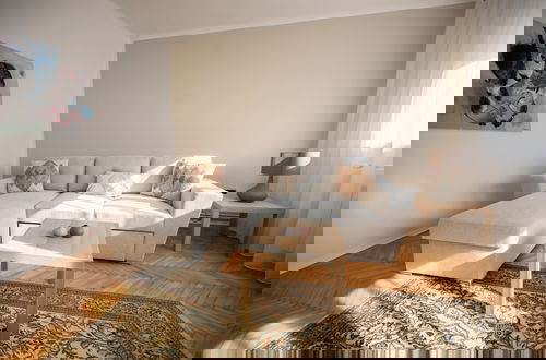Foto 1 - Sunny 1bdr Apartment Near City Center