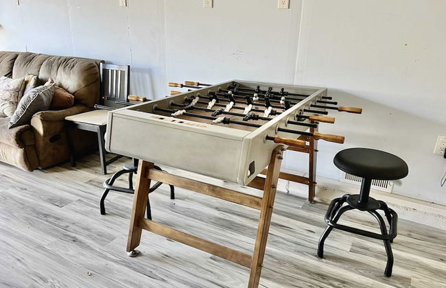 DT Reno - 4BR Home w Patio BBQ Grill Games Room - Photo 16