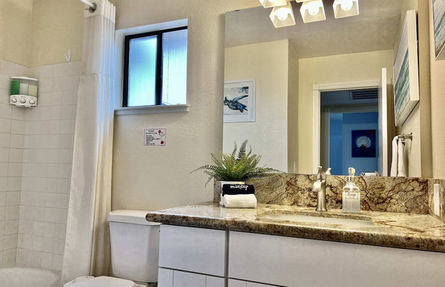 DT Reno - 4BR Home w Patio BBQ Grill Games Room - Photo 32