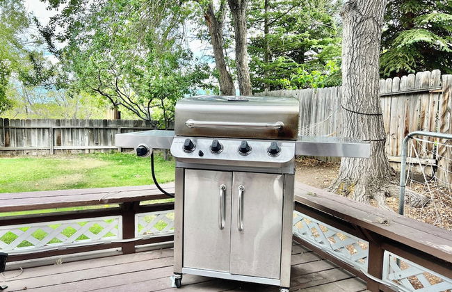 DT Reno - 4BR Home w Patio BBQ Grill Games Room - Photo 48