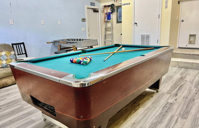 DT Reno - 4BR Home w Patio BBQ Grill Games Room - Photo 46