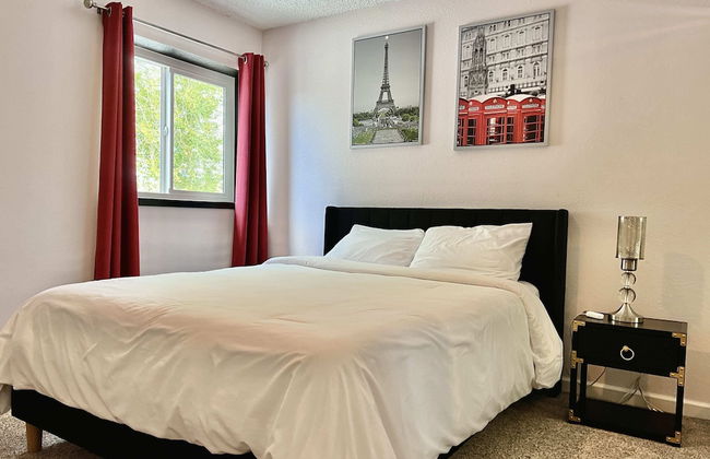 DT Reno - 4BR Home w Patio BBQ Grill Games Room - Photo 2