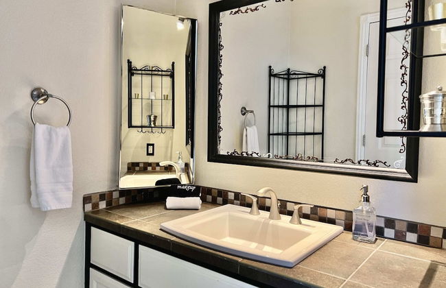 DT Reno - 4BR Home w Patio BBQ Grill Games Room - Photo 30