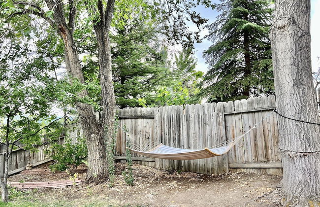 DT Reno - 4BR Home w Patio BBQ Grill Games Room - Photo 37