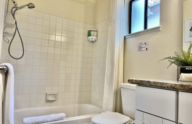 DT Reno - 4BR Home w Patio BBQ Grill Games Room - Photo 33