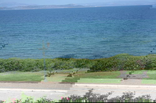 Photo 28 - Nea Makri Beach Apartment