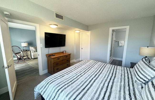 237 El Matador 2 Bedroom Condo by RedAwning - Photo 3