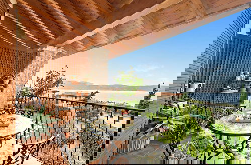 Foto 1 - Grotten Loft with lake view and pool