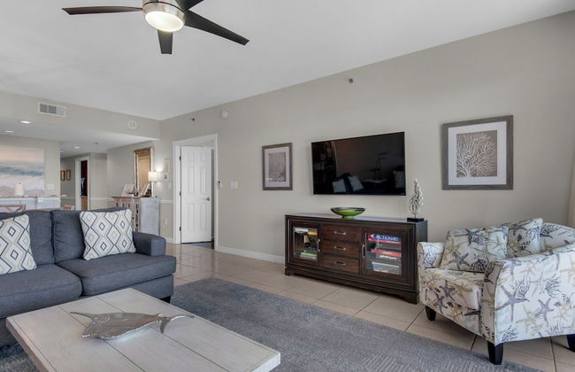 Spacious 2BR Condo w/ Partial Gulf Views, Pool, Across the Street From Beach! - Photo 21