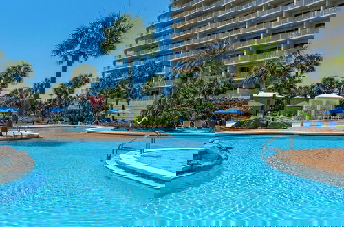 Foto 33 - Spacious 2BR Condo w/ Partial Gulf Views, Pool, Across the Street From Beach!