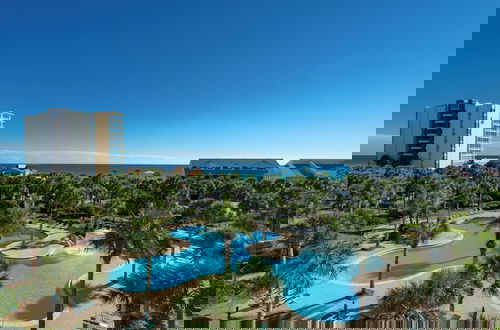 Foto 32 - Spacious 2BR Condo w/ Partial Gulf Views, Pool, Across the Street From Beach!