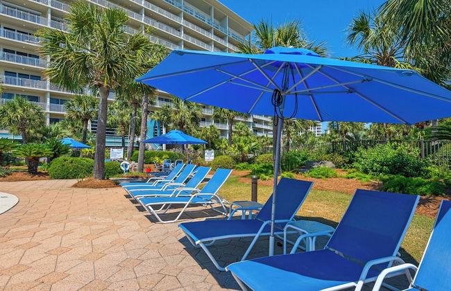 Spacious 2BR Condo w/ Partial Gulf Views, Pool, Across the Street From Beach! - Photo 46