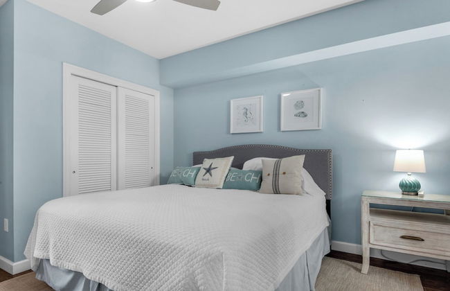 Spacious 2BR Condo w/ Partial Gulf Views, Pool, Across the Street From Beach! - Photo 8