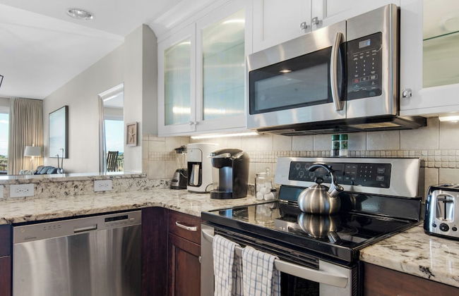 Spacious 2BR Condo w/ Partial Gulf Views, Pool, Across the Street From Beach! - Photo 13
