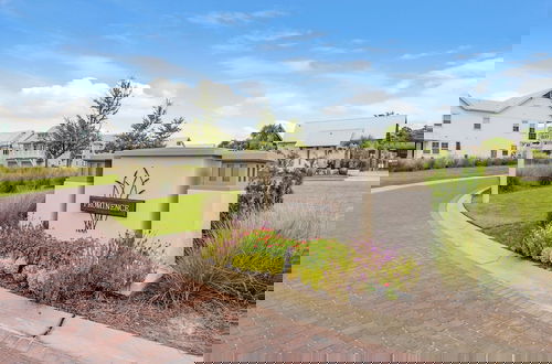 Foto 34 - Modern Comfort + Resort Style Pool: Perfect Prominence Location for 10