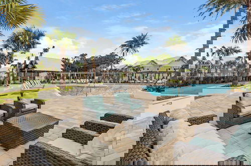 Foto 22 - Modern Comfort + Resort Style Pool: Perfect Prominence Location for 10