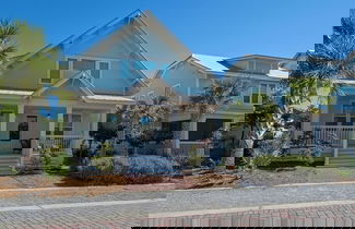 Foto 1 - Modern Prominence Home ~ Game Room, 4 Bikes, Sleeps 13, Pet Friendly!