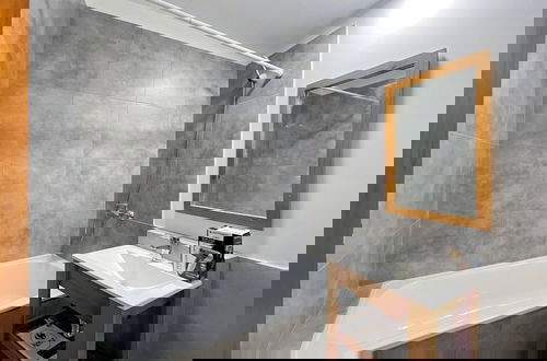Foto 12 - Modern Almagro Apartment for 4 Guests With Balcony and Full Amenities