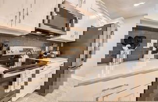 Foto 3 - Modern Luxe Condo - Stunning Design