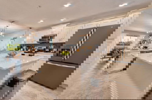 Foto 35 - Modern Luxe Condo - Stunning Design