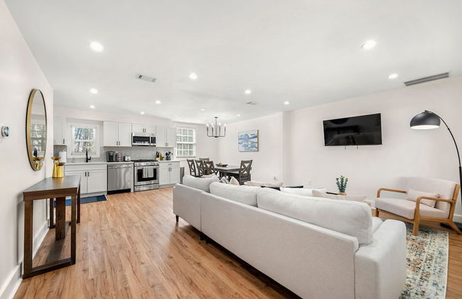 Beautifully Modern Cottage in Historic Norcross - Photo 8