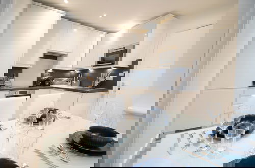 Photo 9 - London Apt - Sleeps 4 - Parking - Wifi