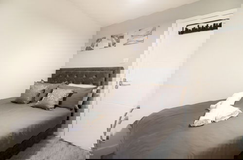 Photo 8 - London Apt - Sleeps 4 - Parking - Wifi