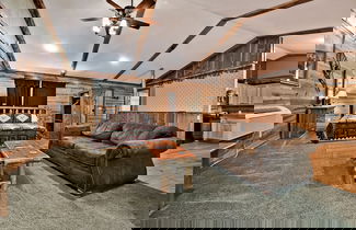 Foto 1 - Lake Forest Luxury Log Cabins