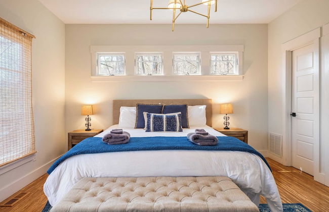 Private Retreat w/ Hot Tub, Amazing Views, Game Room Silver Spoon by Avantstay - Photo 22